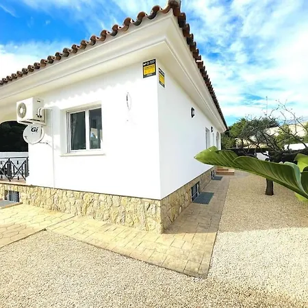 Arenda Mara Con Piscina Privada Jardin